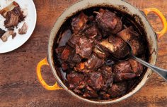 Braised Short Ribs with Garlic