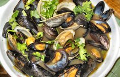 Delicious Mussels with Parsley