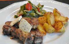 Delicious Grilled Porkchops with Potatoes