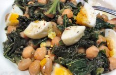 Kale with Chick Peas and Egg