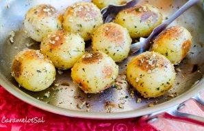 Yummy Garlic Fried Potatoes with Rosemary