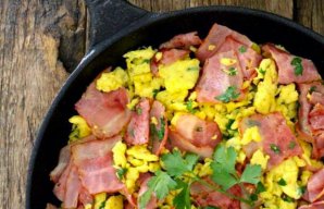 Mouthwatering Scrambled Eggs with Bacon