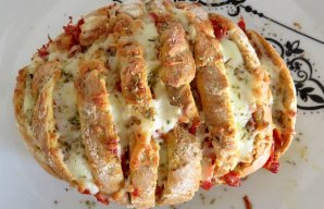 Delicious Chouriço Stuffed Bread