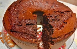 Fluffy Chocolate Cake (Bolo de Chocolate)