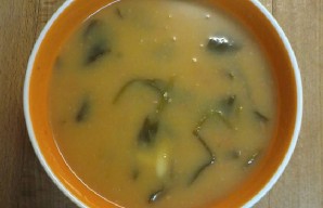 Bean Purée Soup with Spinach