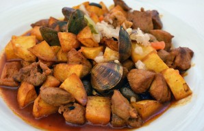 Carne de Porco à Alentejana