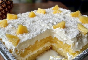 Delicious Pineapple and Coconut Cake