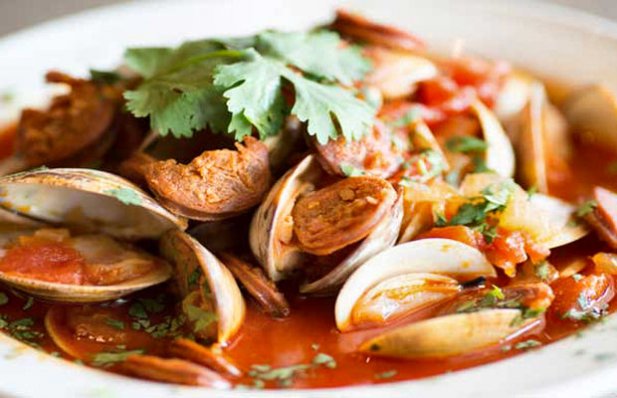 Spicy Clams with Chouriço