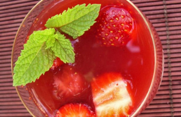 Refreshing and Fruity Strawberry Sangria