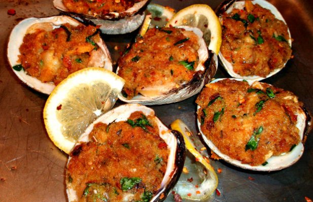 Portuguese-Style Quahogs with chouriço