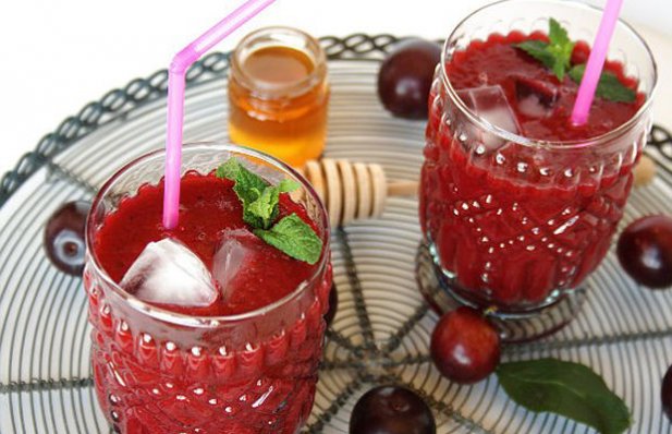 Refreshingly Tasty Plum and Orange Juice