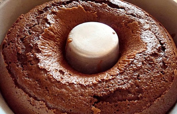 Easy Chocolate Cake (Bolo de Chocolate)