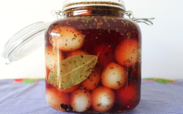 Pickled Onions (Cebolas Cortidas)