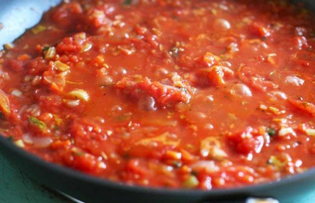 Rich and Tasty Homemade Tomato Sauce