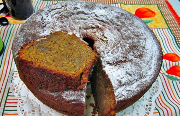 Madeiran Honey Cake (Bolo de Mel)