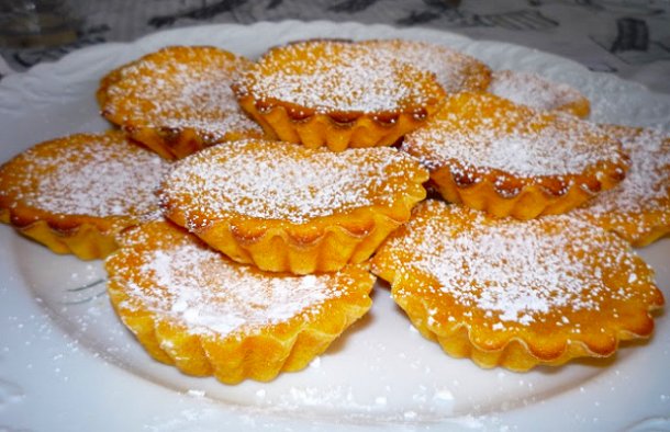 Easy and Quick Carrot Cupcakes