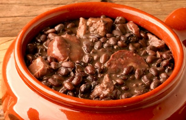 Yum Azorean Beans (Feijoada Açoriana)