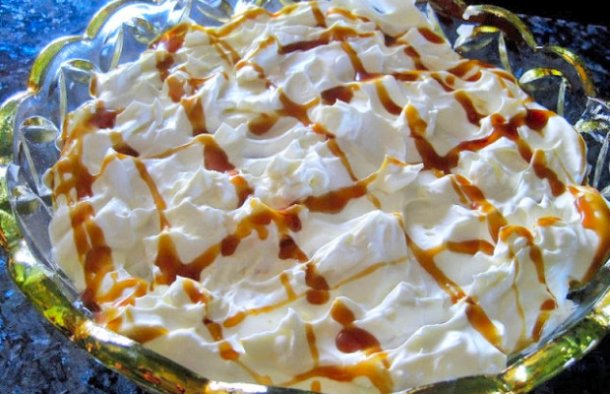 Amazingly Easy Cream and Caramel Dessert