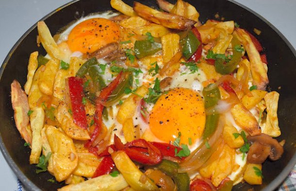 Incredible Fried Eggs with Fries and Peppers