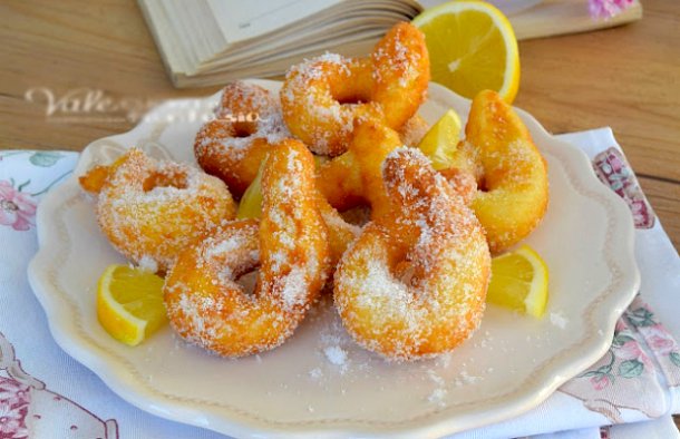 Deliciously Tangy Lemon Donuts