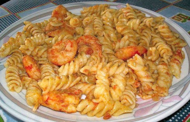 Quick Portuguese-Style Pasta with Shrimp