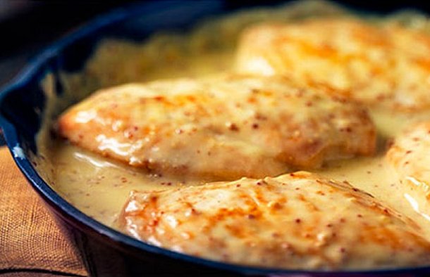 Delicious, Simple and Creamy Chicken Steaks