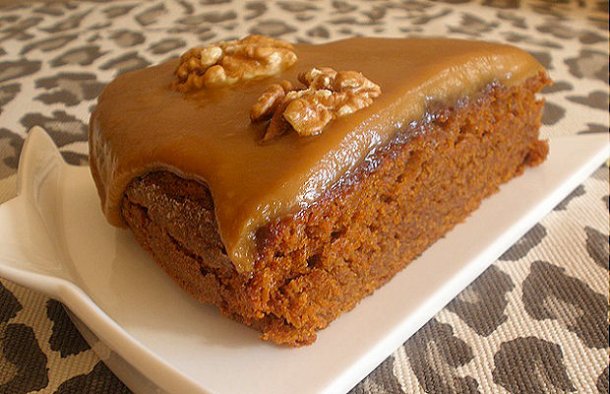 Amazing Caramel and Walnut Cake