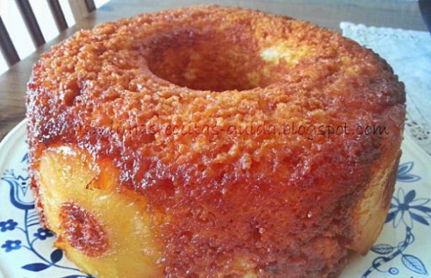 Moist Pineapple and Greek Yogurt Cake