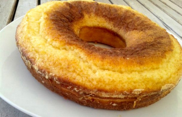 Delicious and Moist Yogurt and Lemon Cake