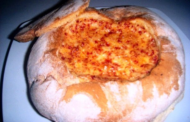 Yummy Linguiça Stuffed Bread