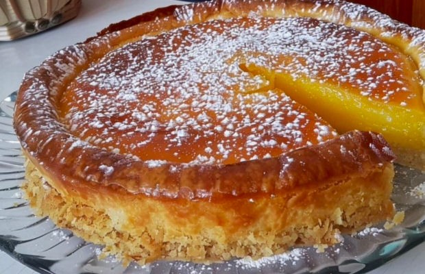 Delicious and Creamy Coconut Custard Tart