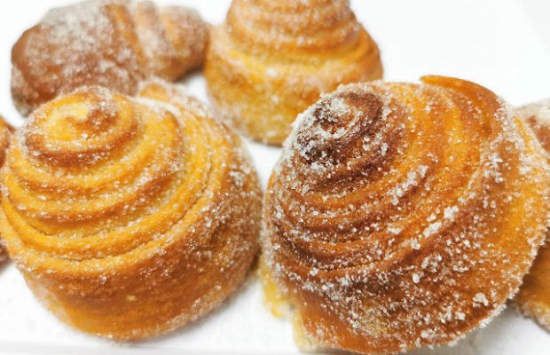 Delicious and Flaky Alentejo Puff Pastries